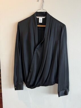 Diane Von Furstenburg - black smock wrap top - 8